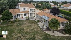 Prestigiosa casa di 233 mq in vendita Châteauneuf, Francia