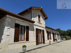 Casa di prestigio di 197 mq in vendita Montguyon, Francia