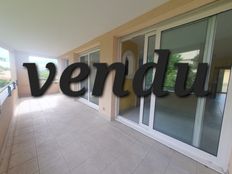 Appartamento in vendita a Bron Alvernia-Rodano-Alpi Rhône