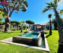 Casa di lusso in vendita a Grimaud Provenza-Alpi-Costa Azzurra Var