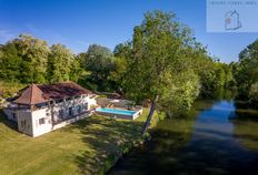 Casa di lusso in vendita Aubeterre-sur-Dronne, Aquitania-Limosino-Poitou-Charentes