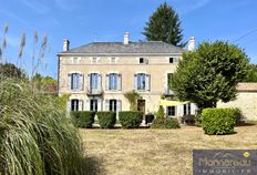 Casa di 262 mq in vendita Montguyon, Francia