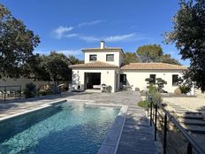 Prestigiosa villa di 137 mq in vendita Nîmes, Francia