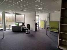 Ufficio di 232 mq in affitto - Annecy-le-Vieux, Francia