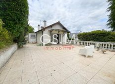 Villa in vendita a Ville-d\'Avray Île-de-France Hauts-de-Seine