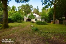 Prestigiosa casa in vendita Lévis-Saint-Nom, Francia