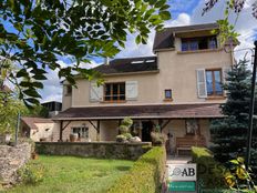 Casa di lusso di 180 mq in vendita Crécy-la-Chapelle, Île-de-France