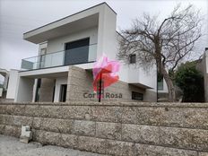 Prestigiosa casa di 242 mq in vendita Guimarães, Portogallo