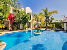 Prestigiosa villa di 603 mq in vendita, Marbella, Andalusia