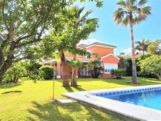 Prestigiosa villa di 574 mq in vendita, Estepona, Andalusia