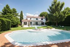 Prestigiosa villa di 240 mq in vendita, Grasse, Francia