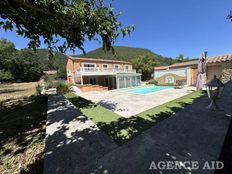 Villa in vendita a Cuges-les-Pins Provenza-Alpi-Costa Azzurra Bocche del Rodano