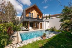 Villa in vendita a Bron Alvernia-Rodano-Alpi Rhône