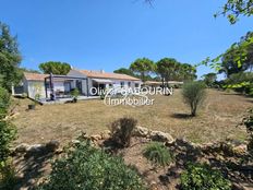 Villa in vendita a Bagnols-en-Forêt Provenza-Alpi-Costa Azzurra Var