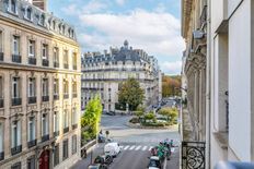 Appartamento in vendita a Champs-Elysées, Madeleine, Triangle d’or Île-de-France Parigi