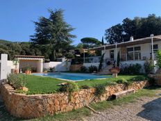 Villa in vendita Sainte-Anastasie-sur-Issole, Provenza-Alpi-Costa Azzurra