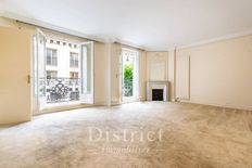 Appartamento in vendita a Montmartre, Abbesses, Grandes-Carrières Île-de-France Parigi