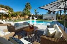 Prestigiosa villa di 393 mq in vendita Nueva Andalucia, Spagna