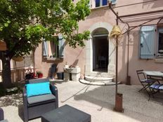 Prestigiosa casa di 269 mq in vendita Coursegoules, Provenza-Alpi-Costa Azzurra