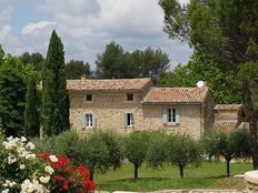 Casa di 300 mq in affitto La Tour-d\'Aigues, Francia