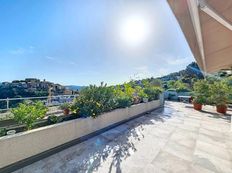 Appartamento di lusso di 84 m² in vendita Gattières, Provenza-Alpi-Costa Azzurra