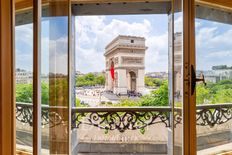 Appartamento in vendita a Champs-Elysées, Madeleine, Triangle d’or Île-de-France Parigi