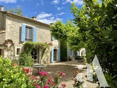 Casale di 400 mq in affitto Saint-Étienne-du-Grès, Francia