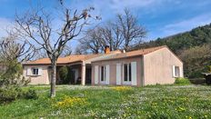 Casa di 131 mq in vendita Saint-Vincent-de-Barrès, Francia