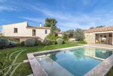 Casa di lusso di 190 mq in vendita Cabrières-d\'Avignon, Provenza-Alpi-Costa Azzurra