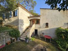 Villa in vendita a Saint-Paul-en-Forêt Provenza-Alpi-Costa Azzurra Var