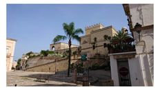 Castello di 2800 mq in vendita - Parabita, Puglia