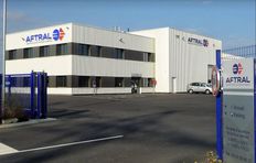 Ufficio di prestigio di 776 mq in vendita - Laval, Francia