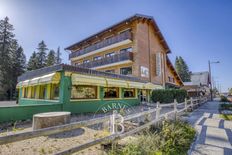 Prestigioso hotel di 1061 mq in vendita Gex, Alvernia-Rodano-Alpi