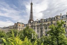 Prestigioso appartamento di 109 m² in vendita Tour Eiffel, Invalides – Ecole Militaire, Saint-Thomas d’Aquin, Parigi, Île-de-France