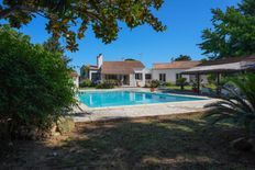 Casa di lusso di 150 mq in vendita Nîmes, Francia