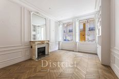 Prestigioso appartamento di 76 m² in vendita Champs-Elysées, Madeleine, Triangle d’or, Parigi, Île-de-France