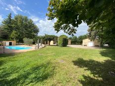 Casa di lusso di 180 mq in vendita Saint-Martin-de-Crau, Provenza-Alpi-Costa Azzurra