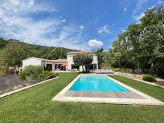 Prestigiosa villa di 230 mq in affitto, Saint-Saturnin-lès-Apt, Francia