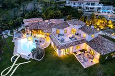 Prestigiosa casa di 650 mq in affitto Tourrettes-sur-Loup, Provenza-Alpi-Costa Azzurra