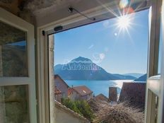 Casa Unifamiliare in vendita a Cattaro Kotor 