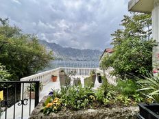 Casa Unifamiliare in vendita a Cattaro Kotor 