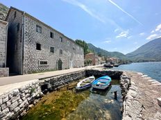 Casa Unifamiliare in vendita a Cattaro Kotor 