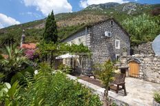 Casa Unifamiliare in vendita a Cattaro Kotor 