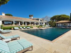 Prestigiosa villa di 2001 mq in vendita Marbella, Spagna