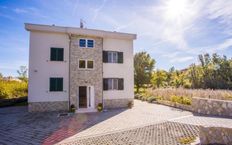 Albergo in vendita a Baška Primorsko-Goranska Baška