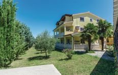 Albergo in vendita a Parenzo Istria Grad Poreč