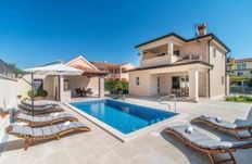 Villa in vendita a Parenzo Istria Grad Poreč