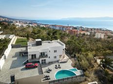 Villa in vendita a Cirquenizza Primorsko-Goranska Grad Crikvenica