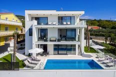 Villa in vendita a Cirquenizza Primorsko-Goranska Grad Crikvenica