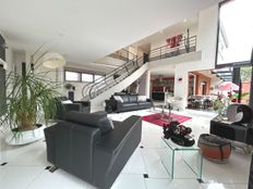 Prestigiosa villa di 211 mq in vendita Chelles, Île-de-France